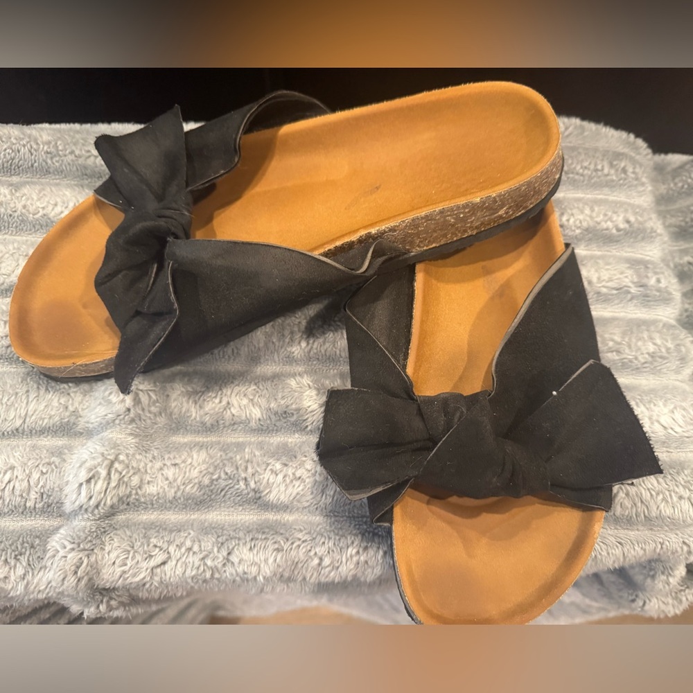 Black BowTie Slides Size 8.5-9